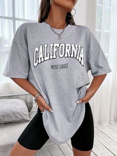 Light Grey Casual Collar Short Sleeve Fabric Letter  Embellished Medium Stretch  Women Clothing Manche, Long Short Sleeve Shirt, Shein Baggy Shirts, Cute Baggy Shirts, Over Size T Shirt Outfit, Oversized T-shirts, Big Graphic Tee, School Shopping Clothes, Oversized T Shirt Outfit