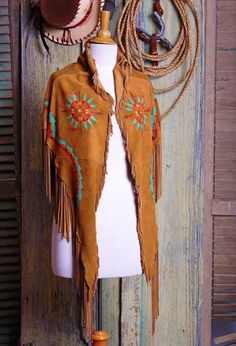 Western Style FEATHER SHIELD LEATHER SHAWL Deerskin Suede w Fringe 72″ x 22" #Handmade #Southwestern Tartan Shawl, Paisley Shawl, Evening Shawls, Fringe Shawl, Winter Shawl, Stole Scarf, Head Wrap Scarf, Wool Shawl, Cotton Scarf