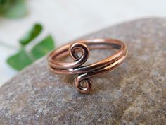 Solid Copper spiral ring for Mom, dainty ring for Gift, copper boho ring for parents, arthritis wrap ring for healing joint pain Jewelry, All my Designs are original. Size - All Ring Size This Ring is for Women Occasion:- Anniversary Gift, Birthday Gift, Wedding Gift, Gift Pendant, Valentine's Gift, Engagement Gift, New Year Gift, Christmas Gift, Other Occasion & Parties, etc. *  Gifts for Boyfriend *  Gifts for Dad*  Gifts for Girlfriend*  Gifts for Husband*  Gifts for Mom*  Gifts for Sister*  Gifts for Wife*  Anniversary Gifts*  Birthday Gifts*  Christmas Gifts*  Gifts for Her*  Gifts for Him*  Housewarming Gifts*  Personalized Gifts*  Gifts Your order will be handmade and ready for shipment in 1-3 business days. Normally we ship through USPS which takes a maximum of 2 to 3 weeks if you Ring For Mom, Husband Gifts, Spiral Ring, Friendship Rings, Zierlicher Ring, Copper Ring, Wrap Ring, Dad Gifts, Gifts For Sister