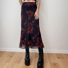 Olivia Mark - Elegant Red Embroidered Maxi Dress with Hidden Pocket Boho Holiday Outfits, Long Brown Skirt, Silhouette Mode, Rok Midi, Y2k Skirts, Embroidered Maxi Dress, Long Skirts For Women, Looks Street Style, Floral Midi Skirt