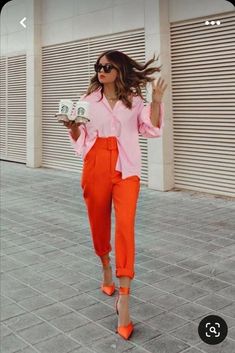 Chique Outfit, Orange Pants, Romantic Style