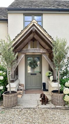 Cottage Front Doors Ideas, Front Door Overhang Entrance, House Front Porch, Wicker Planter, Front Porch Design, Stable Door