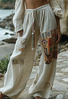 Elegant Bottoms, Beach Bohemian, Bohemia Style, Women Trousers, Style Trousers, Loose Trousers, Beach Pants, Type Of Pants, Estilo Boho