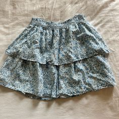 Nwot!! Super Cute Blue Floral Skirt For So Many Occasions!’ Blue Summer Skirt With Elastic Waistband, Light Blue Ruffled Mini Skirt, Summer Blue Floral Print Skirt, Blue Ruffled Summer Skirt, Blue Ruffled Skirt For Summer, Blue Short Summer Skirt, Blue Tiered Mini Skirt With Elastic Waistband, Chic Blue Skirt With Elastic Waistband, Blue Tiered Skirt For Day Out