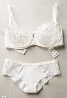 . Victoria Secret Lingerie Sets, Victoria Secrets Intimo, Cabin Closet, Victoria Secret Lingerie, Lingerie Sets, Victoria Secret Fashion, White Lingerie, Victoria Secrets