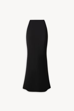 Elevated simplicity collide with refined tailoring to create this skirt - featuring an alluring mermaid silhouette and a charming fit that drapes beautifully on the natural figure. THE DETAILS • High-waisted• Mermaid silhouette• Flared hem• Long length• Concealed back zip fastening Composition: 100% elastic silkLength (cm): 90 (± 1cm between sizes) Washing Care: Dry Clean Only. ***Color may vary due to lighting on images. The product images (without model) are the closest to the true color of th Black Long Skirt Outfit, Black Long Skirts, Flare Skirt Outfit, Long Mermaid Skirt, Black Long Skirt, Long Flared Skirt, Black Silk Skirt, Long Black Skirt, Cottagecore Clothes