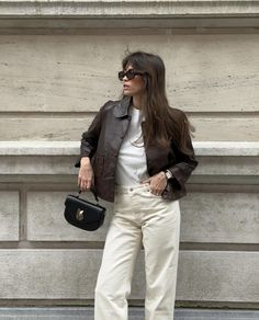 Cropped Jacket Outfit, Brown Leather Jacket Outfit, Jacket Outfit Women, Coat Autumn, Moda Paris, Pu Leather Jacket, Cropped Leather Jacket, Leather Jacket Outfits, Chic Leather