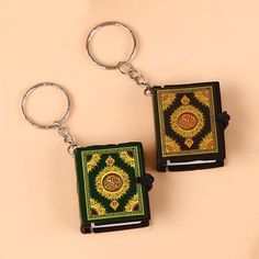 Muslim Islamic Mini Ark Quran Book Paper Can Read Pendant Religious Key Ring Feature: 100% brand new and high quality. Description: ItemType:Key Ring Style:Fashion Size:4*3.5cm/1.57*1.37inch Material:PVC&Paper Color:Gold,Green Packing:1PC Key Ring Note: Please allow1-2cm measuring deviation due to manual measurement. Due to the difference between different monitors, the picture may not reflect the actual color of the item. Thank you! Mini Paper Bag, Mini Quran, Quran Book, Book Paper, Reading Gifts, Car Bag, Birthday Ring, Religious Jewelry, Mini Fashion