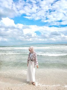 Cute Beach Outfits, Beach Instagram Pictures, Sea Dress, Beachy Outfits, Modest Fashion Hijab