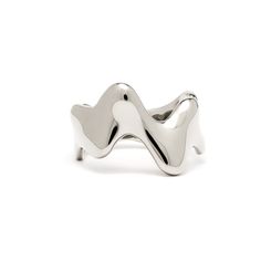 Elegant, sculptural design with flowing lines and a high-polish finish. Wear it as a solo piece that turns heads or mix it into your bold ring stack.  This wide, distinctive signet ring with its sleek, modern design makes a cool statement. The wave shape of this unique chunky silver ring will add a special, extraordinary detail to your outfit. Minimalist designer silver jewelry; designed in Berlin and made from recycled sterling silver and 18k gold vermeil. Our Sterling silver jewelry is crafted from 100% recycled Sterling silver, and features an additional layer of Rhodium plating. Rhodium is a precious metal that gives the jewelry polish and shine, making it more resistant to tarnishing and scratching.   All our pieces have the 925 stamp, showing that the base of the jewelry pieces is ma Eclectic Silver Jewelry, Silver Jewelry Chunky, Silver Chunky Rings, Sculptural Rings, Futuristic Jewelry, Sculptural Ring, Outfit Minimalist, Chunky Silver Rings, Designer Silver Jewellery