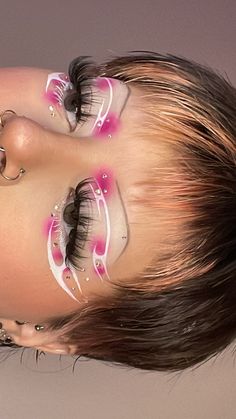 Blue Rave Eye Makeup, Abstract Eyeliner Looks, Cool Makeup Looks Creative Eyeliner, Black Graphic Liner Ideas, White Liquid Eyeliner Looks, Graphic Design Makeup, Crazy Eye Makeup Looks, Graphic Eye Looks, Pink Graphic Liner Makeup