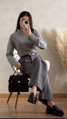 Stylish Office Outfits Women, Meeting Outfit, Outfit Elegantes, Elegant Casual Dress, Office Outfits Women, Corporate Outfits, Business Casual Outfits For Work, Interview Outfit, Casual Chic Outfit