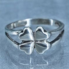 Size 7, vintage southwestern Sterling 925 silver handmade ring, lucky clover band, stamped 925 Clover Ring, Nice Clothes, Lucky Clover, Silver Flowers, Flower Pendant, Strand Necklace, Handmade Ring, Handmade Silver, Beautiful Rings