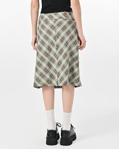 This modern kilt skirt features a plaid pattern with a pleated structure. It has a knee-length cut and a structured waistband, offering a contemporary twist on a classic design Size:• S: Waist: 66cm/ 26.0 in, Hips: 98cm/ 38.6 in, Length: 57cm/ 22.4 in• M: Waist: 70cm/ 27.6 in, Hips: 102cm/ 40.2 in, Length: 58cm/ 22.8 in• L: Waist: 74cm/ 29.1 in, Hips: 106cm/ 41.7 in, Length: 59cm/ 23.2 inMaterial: Polyester, Viscose Summer Plaid Pleated Skirt, Casual Plaid Midi Skirt, Plaid Midi Skirt Casual Style, Plaid Relaxed Work Skirt, Plaid Lined Skirt For Workwear, Spring Plaid Skirt For Work, Casual Fitted Plaid Skirt, Chic Plaid Flared Skirt, Trendy Pleated Plaid Bottoms