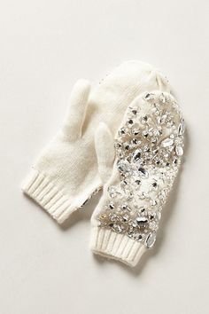 Anthropologie Gem-Frosted Mittens- I love these but they are not practical....not only are they close to $200 but they would get really dirty! Outfit Winter, Trendy Baby, Baby Cold, Winter Accessories, Mitten Gloves, Winter Wear, Style Me Pretty, Passion For Fashion, Autumn Winter Fashion