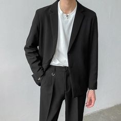 White Blazer Outfit Men, Men Blazer Outfit, Mens Ootd, Manly Fashion, All Black Suit, Black Blazer Outfit, Academia Aesthetic Outfit, Formal Dresses For Men