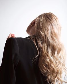 15 Hair Products You Are Missing Out on - Society19 Perfect Blonde Hair, Fresh Hair, Hair Routines, Everyday Hairstyles, Great Hair, Professional Hairstyles, Curly Hair Styles Naturally, Gorgeous Hair