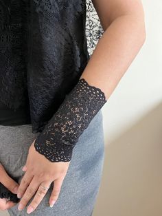 Material  stretchy lace Welcome to Melody Lace Workshop This is made of stretchy lace , comfortable and stylish! Measurements: Lace Length: 16 cm Please leave the message about which part do your wear, upper arm or fore arm(like the picture)? Shipping Policy: The product will be shipped out within 5days upon order placement Enjoy shopping in our shop! Bracelet Arm, Tattoo Wrist, Scar Tattoo, Wrist Bracelet, Lace Necklace, Arm Cuff, Wrist Cuffs, Purple Lace, Body Jewellery