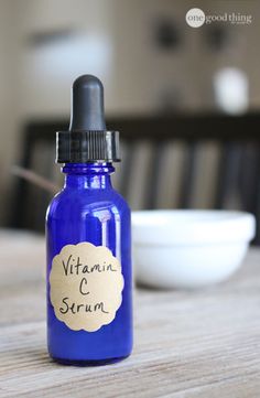 This simple Vitamin C Serum promotes younger-looking skin by treating age spots and UV damage! Diy Vitamin C Serum, Oil Cleansing, Chemical Peels, Anti Aging Vitamins, Facial Treatments, Skin Facial, Skin Products