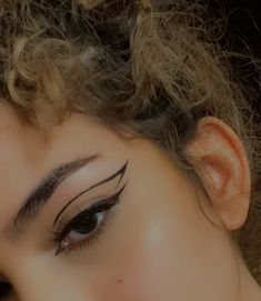 Fun Eyeliner Looks Hooded Eyes, Eyeliner Inspiration, Cute Eye Makeup, Graphic Makeup, Eye Makeup Pictures, Pinterest Makeup, Makijaż Smokey Eye