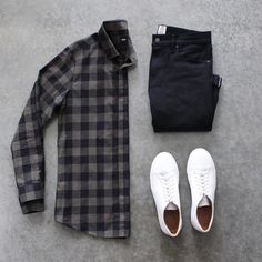 1,251 Me gusta, 2 comentarios - SuitGrids For All (SuitGrid) en Instagram: Follow Ini Ikpe for daily style #suitgrid to be featured _____________ #SuitGrid by Allen Walker… Monochrome Streetwear, Mens Casual Dress, Men Fashion Casual Outfits, Daily Style, Mens Casual Outfits, Outfit Casual