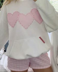 outfit inspo patch work Hand Stitch Sweatshirt, Heart Patchwork Hoodie, Embroider Aesthetic, Stitch Sweatshirt Diy, Homemade Sweatshirt Ideas, Patchwork T Shirt Diy, Embroidered Sweatshirts Diy