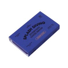 a small blue box with the words spear diving on it's front and side