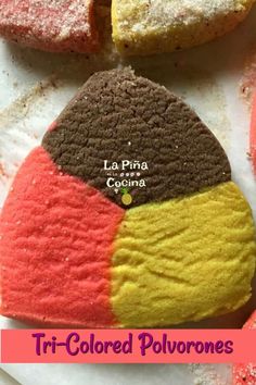 three different colored sponges on top of each other with text overlay that reads, la pina cooking