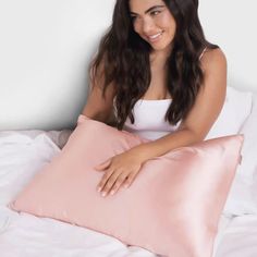 KITSCH Satin Pillowcases are your newest nighttime necessity. Their soft satin fabrication won't agitate your strands while you sleep, allowing you to wake up frizz free and ready to take on the day! Get a good night’s rest with these hydrating, anti-aging pillowcases! Each package includes 1 king size pillowcase. 36"x19" Satin Pillowcase, Skin Discoloration, Xmas Ideas, Skin Care Kit, Body Cleanser, Frizz Free, Fresh Face, Moisturize Hair, Cleanser And Toner