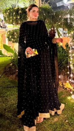 Long Maxi Dress Pakistani, Black Dress Pakistani, Semi Formal Fits, Black Frock Design, Barat Makeup, Niqab Cartoon, Black Pakistani Dress, Islamic Names, Shaadi Outfits