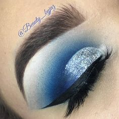 Blue And Silver Makeup, Blue Cut Crease, Best Black Eyeliner, Maquillage Yeux Cut Crease, Eye Makeup Cut Crease, Blue Eyeshadow Looks, Cut Crease Eye, Silver Makeup, Baked Eyeshadow