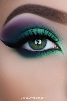 Colorful Make Up, Teal Makeup Looks, Natural Eye Shadow Looks, Art Eye Makeup, Make Up Yeux, Natural Eye Shadow, Best Primers, Eye Makeup For Hooded Eyes