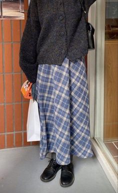 Baggy Layered Clothes Aesthetic, Preppy Japanese Fashion, Korean Street Fashion Skirt, Tznius Outfits, Outfits Aesthetic Korean, Wlw Fashion, Grandma Outfit, Rok Outfit