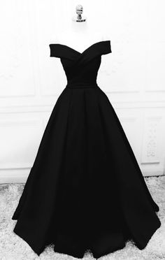 Long Prom Dresses For Teens, Classy Prom Dresses Black, Black Prom Dress Long Simple, Dresses For Wedding Guests Teens, Black Gala Dress Classy, Black Ball Gown Elegant, Black Gala Dress Long Classy, Ball Dresses For Teens, Black Classy Prom Dress