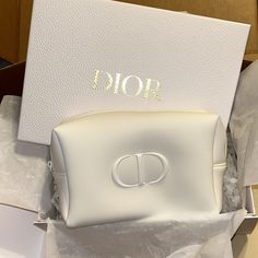 Brand New White Dior Cosmetic Bag/Pouch From Dior Beauty. Fabric Is Similar To Neoprene. It’s A Very Nice And Spacious Beautiful Authentic Dior Beauty Pouch From The Makeup Line. Will Ship In A Beautiful Dior Box As Pictured. Please Combine With Other Dior Pouches Listed. Makeup Bag Dior, Dior Cosmetic Bag, Dior Things, Dior Makeup Products, Wishlist Ideas Aesthetic, Dior Makeup Pouch, Skincare Pouch, Cosmetic Bag Aesthetic, Dior Shopping Bag