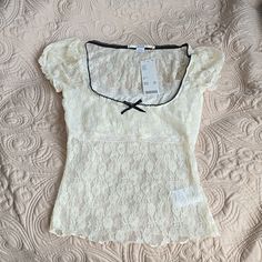 Urban Outfitters Lace Top Lace Shirts Aesthetic, Cute Lace Tops, Dainty Tops, Thrift Tips, Lacy Shirt, Outfitters Clothes, Lace Undershirt, Revamp Clothes, Twilight Dr