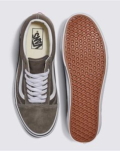 Old Skool Shoe Vans Skate Shoes, Old Skool Vans, Vans Original, Inspired Tattoos, Vans Store, Vans Skate, Skate Shoe, Bungee Cord, Color Story