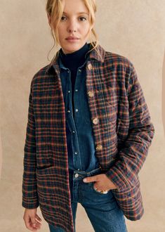 Oversized quilted checked jacket;Classic collar;Large side pockets;Button fastening;Lined;Length from shoulder 72 cm / 28.3 in (for a S) Style Parisienne, Looks Country, Paris Mode, Checked Jacket, Mode Inspiration, Parisian Style, Shirts & Tops, Look Fashion, Tartan