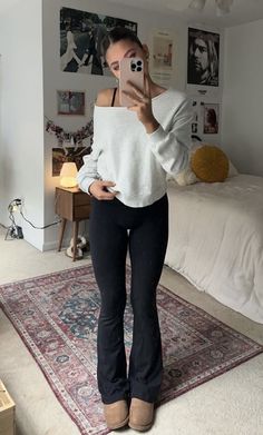 Athletic Outfit Ideas For School, Athleisure Outfits Aesthetic, Uk College Outfits, College Outfits Uk, Ava Outfit, Adrette Outfits, Stile Blair Waldorf, Look Legging, Fest Outfits