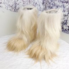 Perfect Condition! So Cute And Comfy, The Fur Is Incredibly Soft And Water Resistant Yeti Boots, Fox Fur Boots, Apres Ski Boots, Fur Snow Boots, Warm Snow Boots, Fur Accessories, Moon Boots, Ski Boots, Women Boots