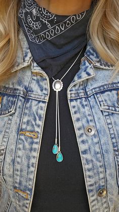 These beautiful Kings Manassa Turquoise stones come all the way from Colorado and are set in .999 Sterling Silver. The center piece of this necklace is the sterling concho that is adjustable and can slide up or down the sterling silver snake chain. The necklace also has a normal clasp on the back so if you find the right placement of the concho, you can leave it in place and wear it like a normal necklace! Chain length in total is 25in. Every aspect of my jewelry is designed with love and manufactured by myself in Atlanta, Georgia. Don't hesitate to contact me with any further questions. Thanks for stopping by! Turquoise Western Necklace, Turquoise Choker Necklace, Silversmith Necklace, Conch Necklace, Concho Necklace, Turquoise Jewelry Outfit, Real Turquoise Jewelry, Vintage Turquoise Jewelry, Western Jewellery