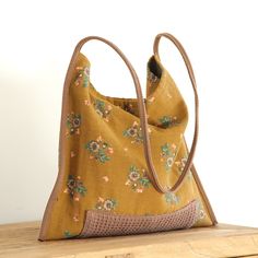 Vintage Floral Cotton Bag Womens Folk Hobo Bag in Blue Dark Orange - Morimiss.com Trendy Luggage, Iphone Purse, Flowers Dark, Fleur Orange, Bags Online Shopping, Patchwork Bags, Dark Orange, Black Flowers, Orange Bag