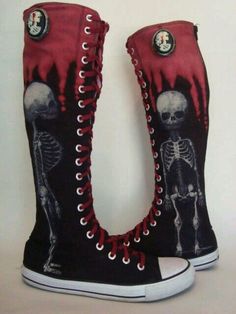 Knee High Converse, Converse Boots, Skulls And Bones, Goth Shoes, Emo Outfits, Skull Fashion, Mötley Crüe, Punk Outfits, Emo Fashion