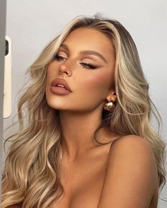 Eyeshadow Looks For Blonde Hair, Soft Sultry Eye Makeup, Natural Lifted Makeup Look, Make Up Prom Ideas, Brookelle Mckenzie Makeup, Flirty Eye Makeup, Insta Makeup Looks, Makeup For Champagne Color Dress