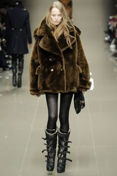 Brown Fur Coat, 2010 Fashion, Brown Fur, Burberry Prorsum, Fur Fashion, John Galliano, Autumn Winter Fashion, Runway Fashion