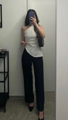 Best Winter Outfits, Casual Day Outfits, Stylish Work Outfits, Casual Chic Outfit, Midi Skirts, Classic Outfits, Classy Women, Girly Outfits, Looks Style