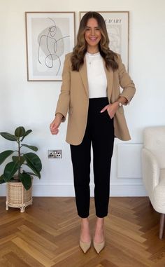 Women Office Outfits, Interview Outfits Women, Business Professional Outfits, Business Attire Women, Corporate Attire, Business Outfits Women, Stylish Work Attire