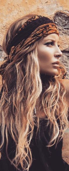 Bohemian Hair Boho Hair With Braids, Boho Hair Braids, Bohemian Hair Headband, Boho Hair In Your 40s, Boho Hairstyles Headband, Bohemian Hair Styles, Boho Chic Makeup, Boho Hair Accessories, Boho Chic Hair