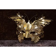 Farfalla Mask Maschera in cartapesta, con inserto in metallo. Maschera veneziana da indossare e per la decorazione - Maschera veneziana tradizionale e originale in cartapesta, fatta a mano e decorata con inserto in metallo, foglia d'oro e glitter, arricchita con cristalli Swarovski. Dimensione: Tutte le nostre maschere sono maschere fatte a mano in cartapesta realizzate a Venezia. I nostri decoratori utilizzano tecniche tipiche della tradizione veneziana come stucchi, acrilici, foglia oro e arge Masquerade Mask Full Face, Butterfly Masquerade Mask, Vampire Mask, Masquerade Ball Masks, Black Masquerade Mask, Masquerade Ball Mask, Paper Mache Mask, Ella Enchanted, Butterfly Mask