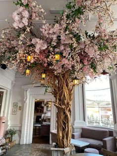 Vase Decor Ideas Boutique Decor, Salon Decor, Decor Idea, Cafe Interior, Cafe Design, Flowers Diy, Restaurant Design, Potpourri